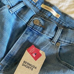 Levi’s Bermuda Shorts
